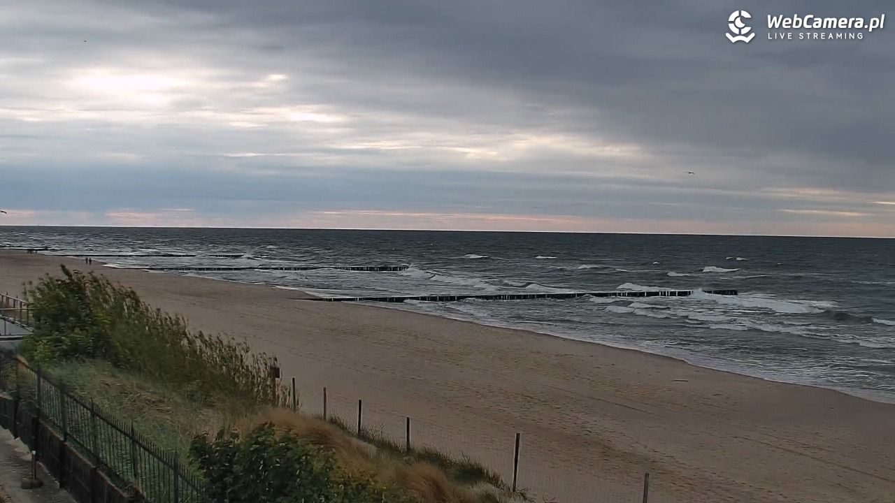 NIECHORZE - widok na plażę i morze - 16 maj 2025, 17:43
