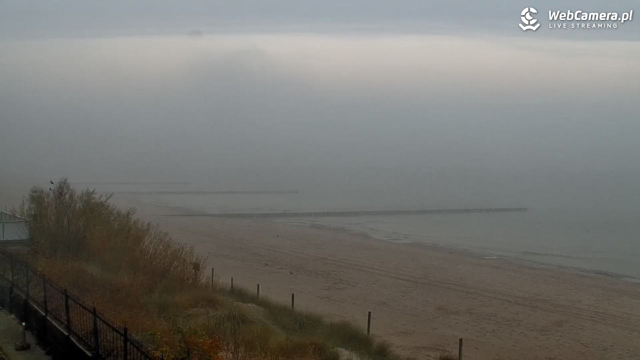 NIECHORZE - widok na plażę i morze - 03 listopad 2025, 06:59
