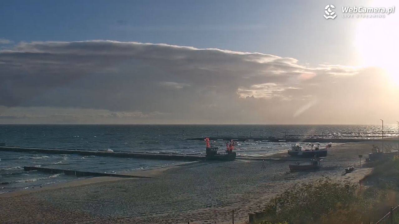 NIECHORZE - widok na plażę i morze - 15 maj 2025, 06:26