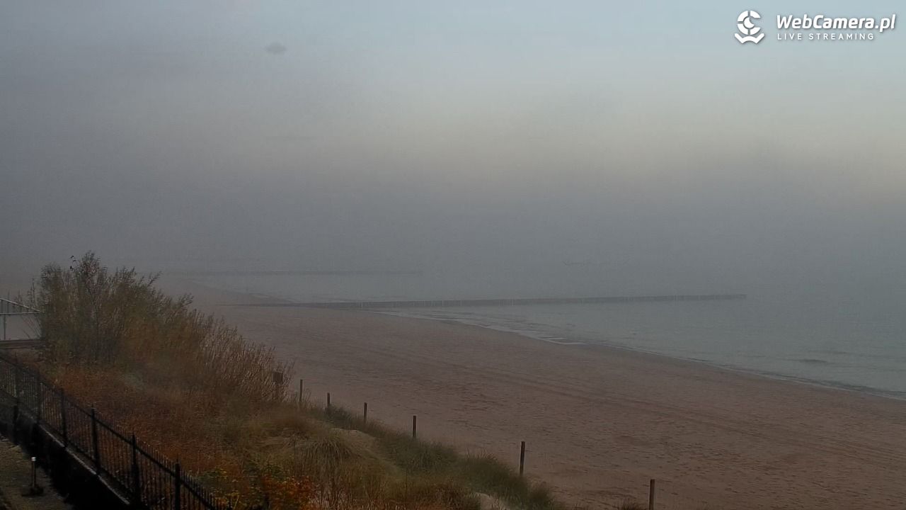 NIECHORZE - widok na plażę i morze - 03 listopad 2025, 07:46