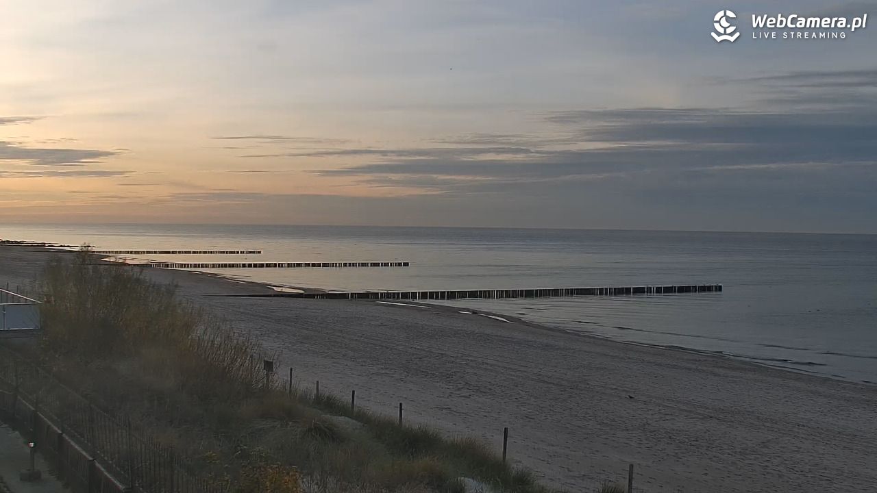 NIECHORZE - widok na plażę i morze - 05 listopad 2025, 15:41
