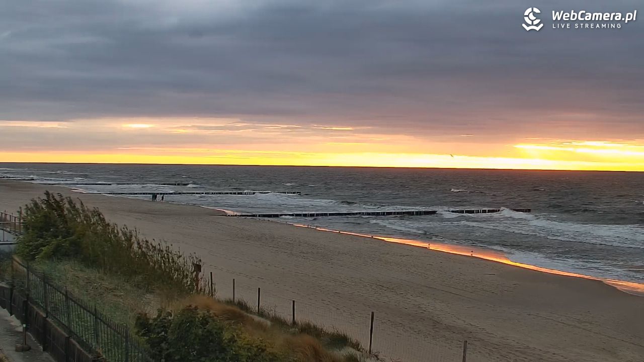NIECHORZE - widok na plażę i morze - 16 maj 2025, 20:32