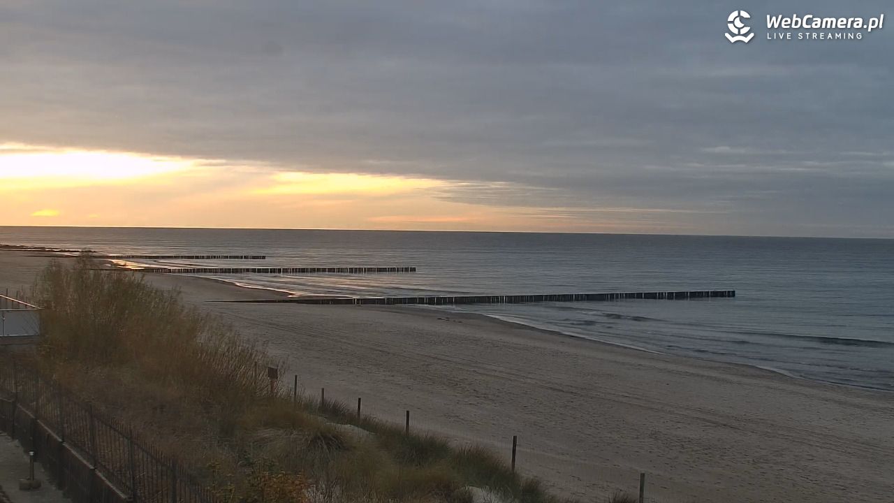 NIECHORZE - widok na plażę i morze - 04 listopad 2025, 16:29