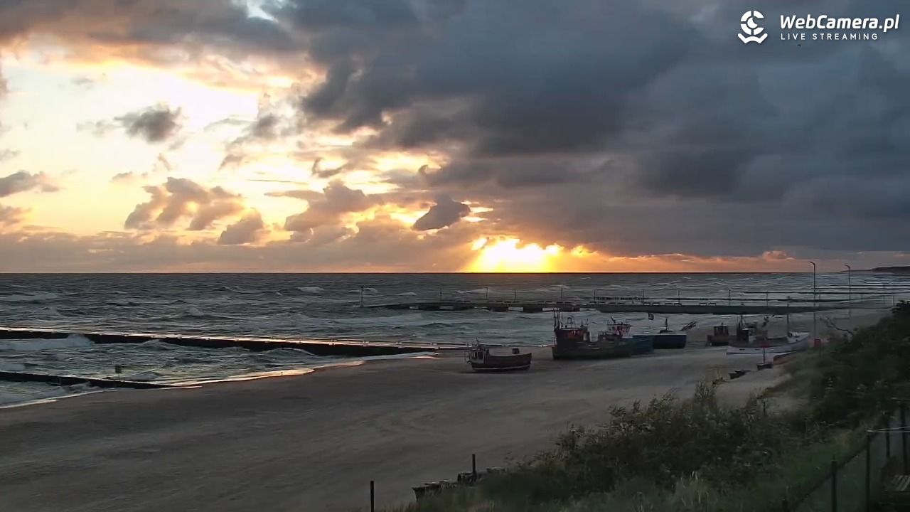 NIECHORZE - widok na plażę i morze - 03 lipiec 2026, 04:56