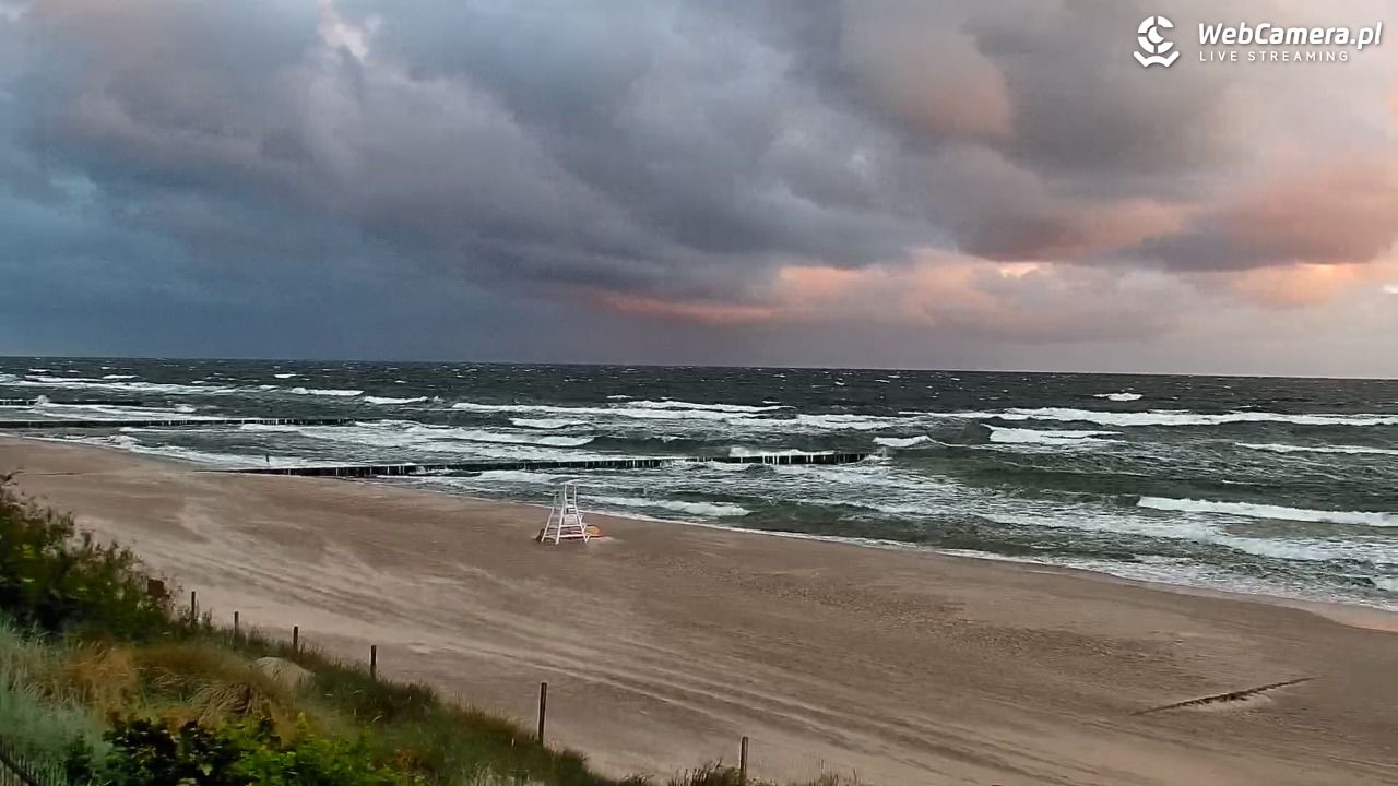 NIECHORZE - widok na plażę i morze - 03 lipiec 2026, 04:54