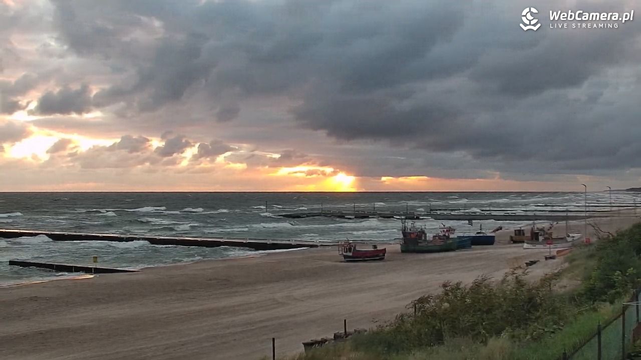 NIECHORZE - widok na plażę i morze - 03 lipiec 2026, 04:50