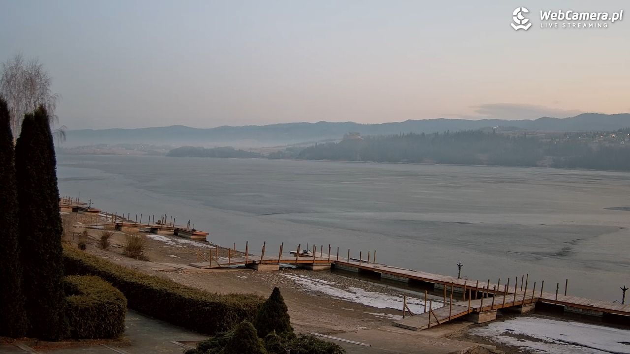Widok na Jezioro i zamek w Czorsztynie - 11 marzec 2026, 05:43