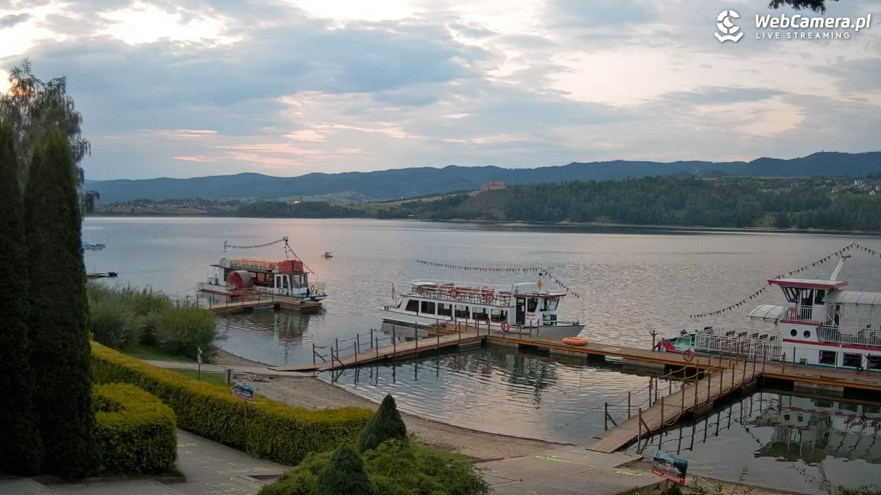 Widok na Jezioro i zamek w Czorsztynie - 26 lipiec 2026, 20:36