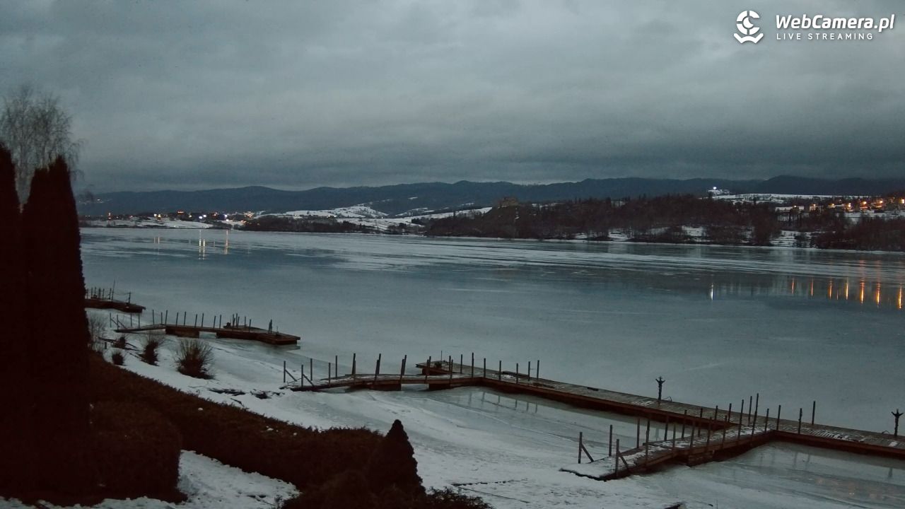 Widok na Jezioro i zamek w Czorsztynie - 26 styczeń 2026, 06:47