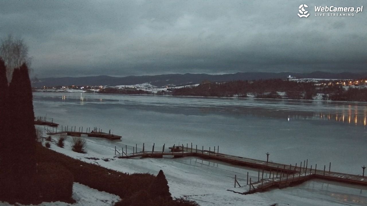 Widok na Jezioro i zamek w Czorsztynie - 26 styczeń 2026, 06:44