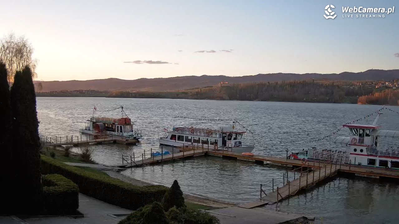 Widok na Jezioro i zamek w Czorsztynie - 26 kwiecień 2026, 19:33