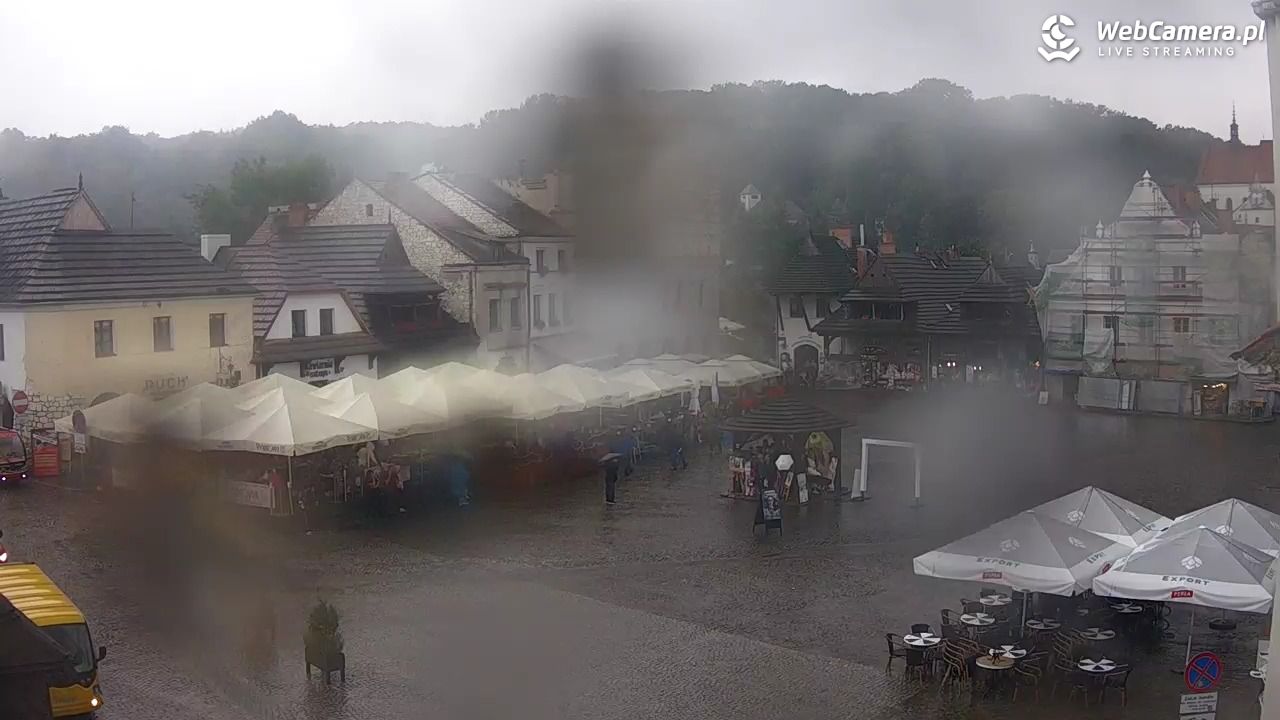 Kazimierz Dolny - widok na Rynek - 14 wresień 2025, 14:57