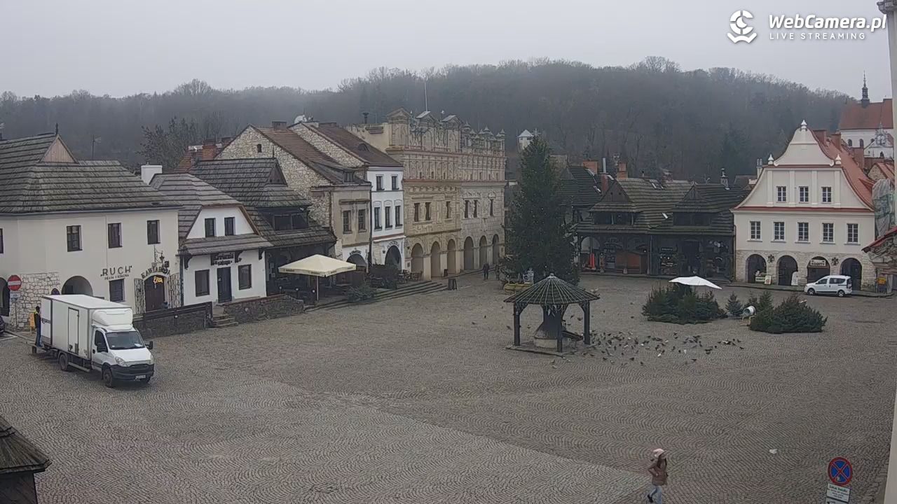 Kazimierz Dolny - widok na Rynek - 18 grudzień 2025, 11:41