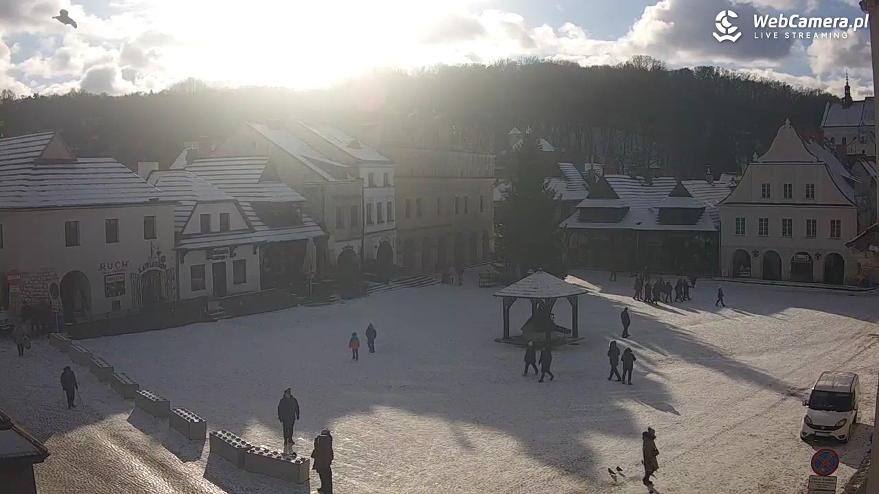 Kazimierz Dolny - widok na Rynek - 03 styczeń 2026, 12:04