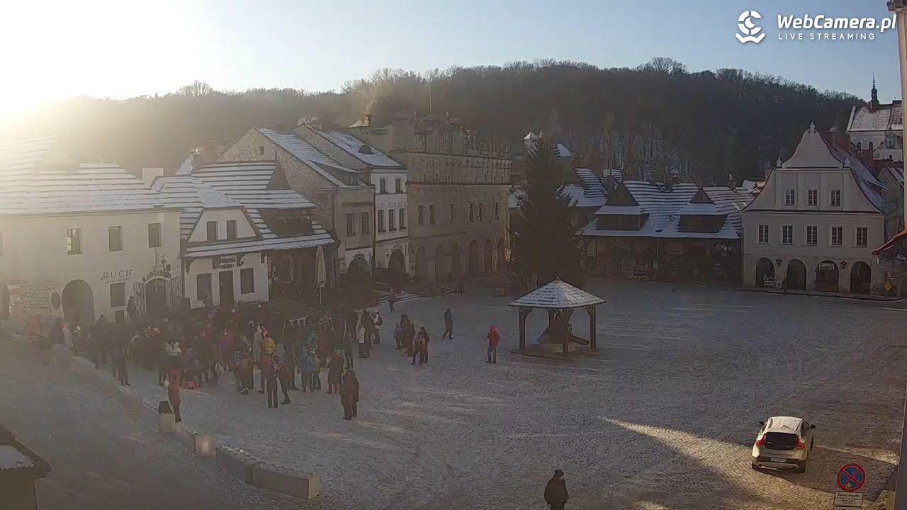 Kazimierz Dolny - widok na Rynek - 04 styczeń 2026, 10:03