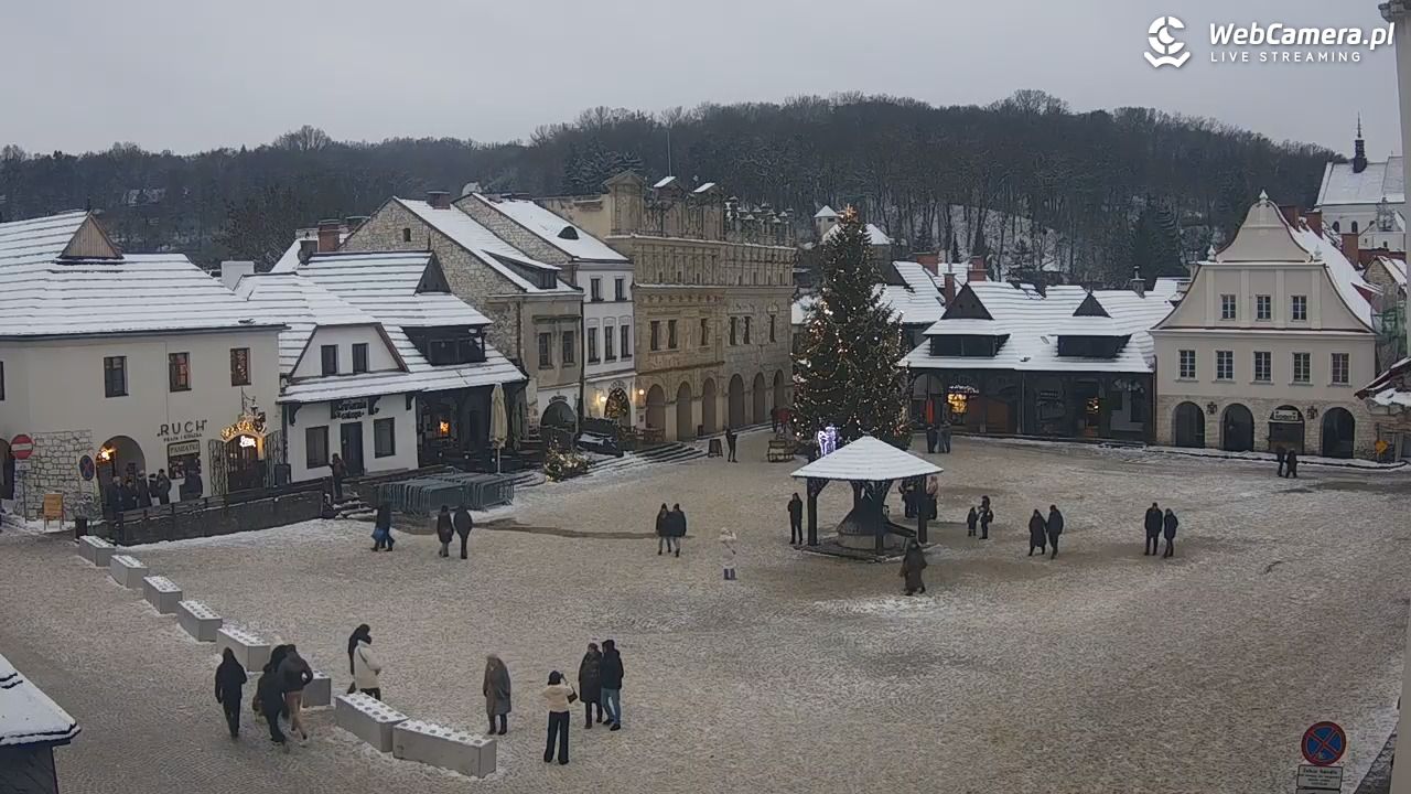 Kazimierz Dolny - widok na Rynek - 01 styczeń 2026, 15:09