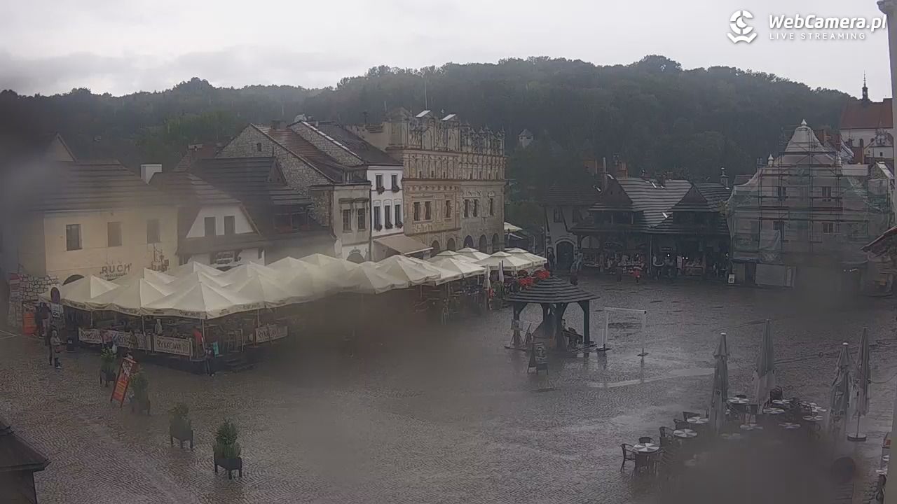 Kazimierz Dolny - widok na Rynek - 14 wresień 2025, 15:18