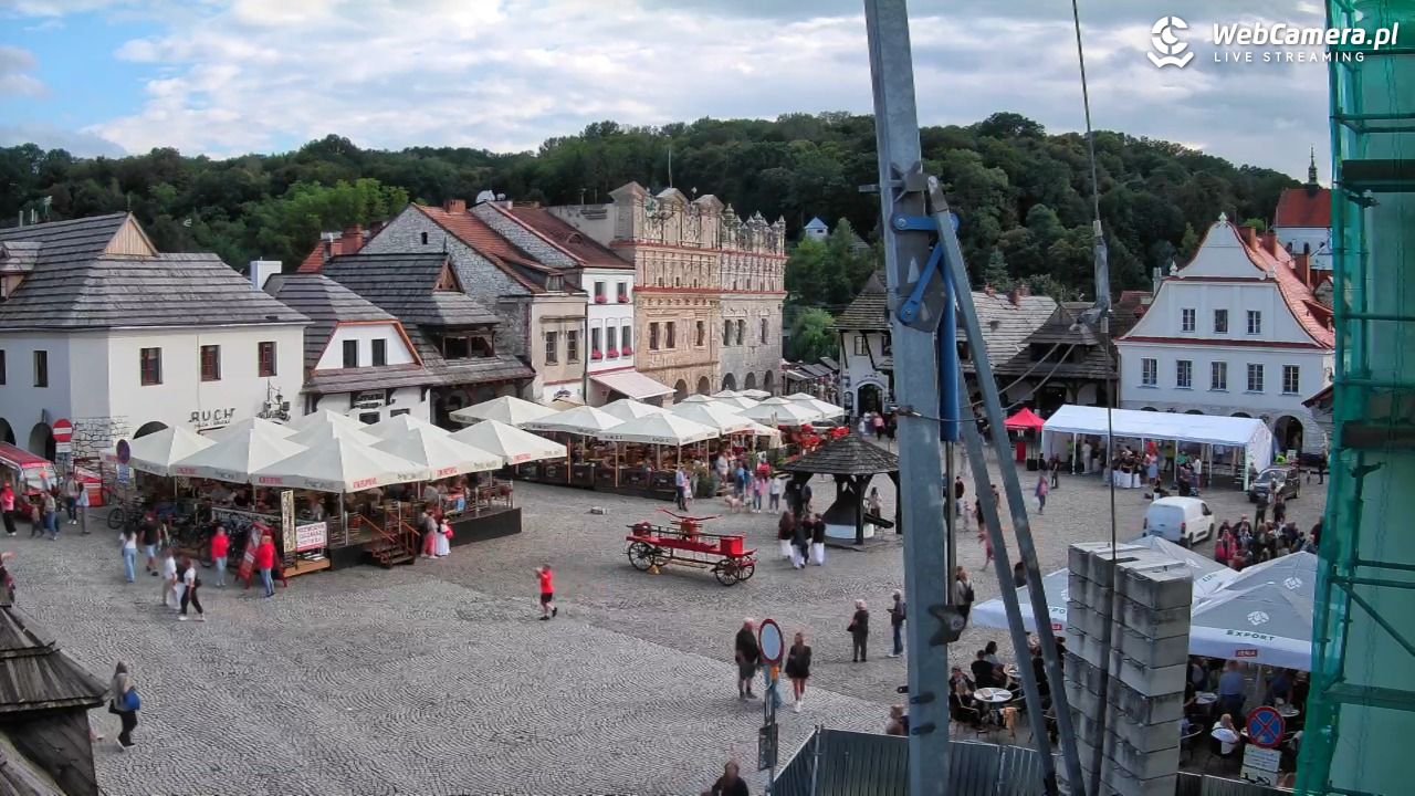 Kazimierz Dolny - widok na Rynek - 22 sierpień 2026, 17:15