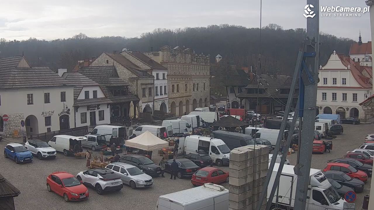 Kazimierz Dolny - widok na Rynek - 20 marzec 2026, 08:40