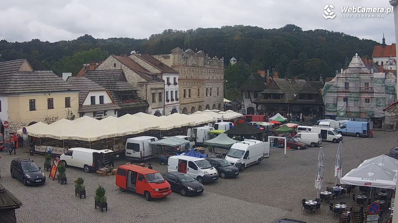 Kazimierz Dolny - widok na Rynek - 16 wresień 2025, 12:14