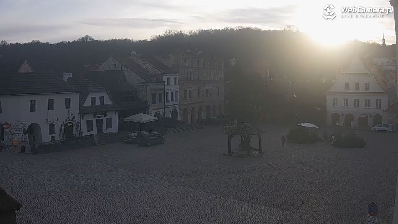 Kazimierz Dolny - widok na Rynek - 16 grudzień 2025, 13:59