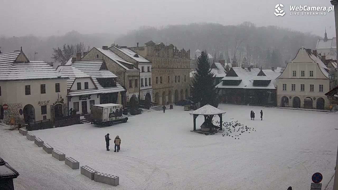 Kazimierz Dolny - widok na Rynek - 03 styczeń 2026, 10:52