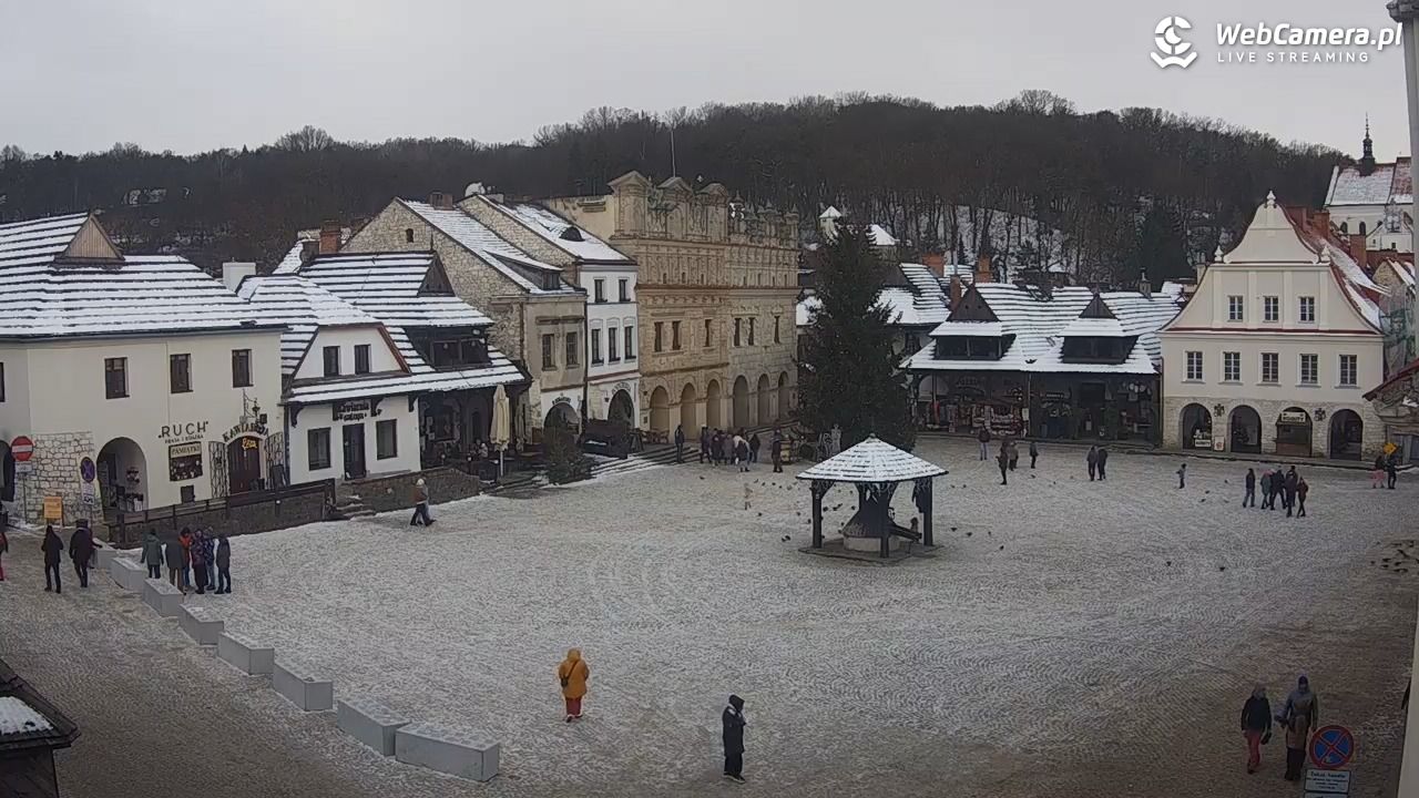 Kazimierz Dolny - widok na Rynek - 04 styczeń 2026, 14:10