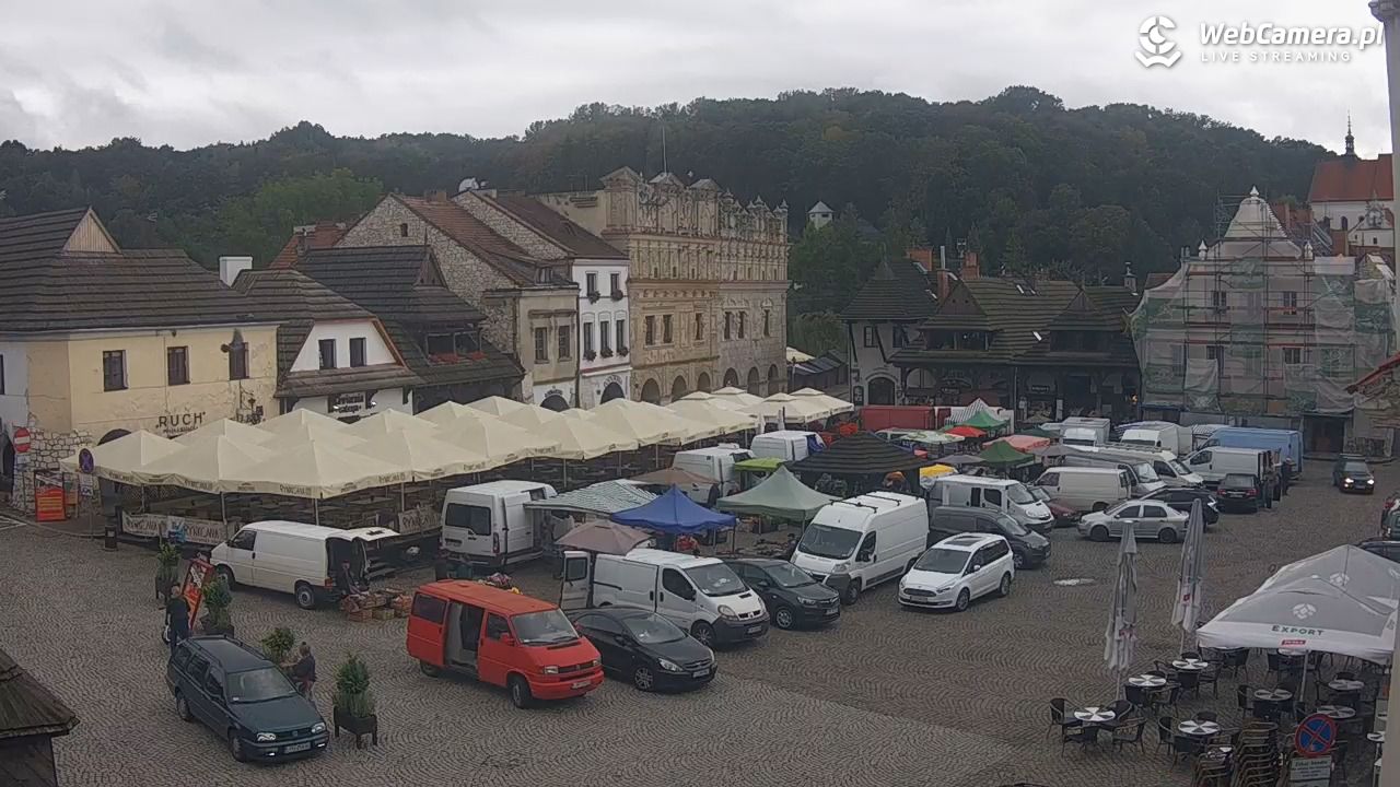 Kazimierz Dolny - widok na Rynek - 16 wresień 2025, 09:59