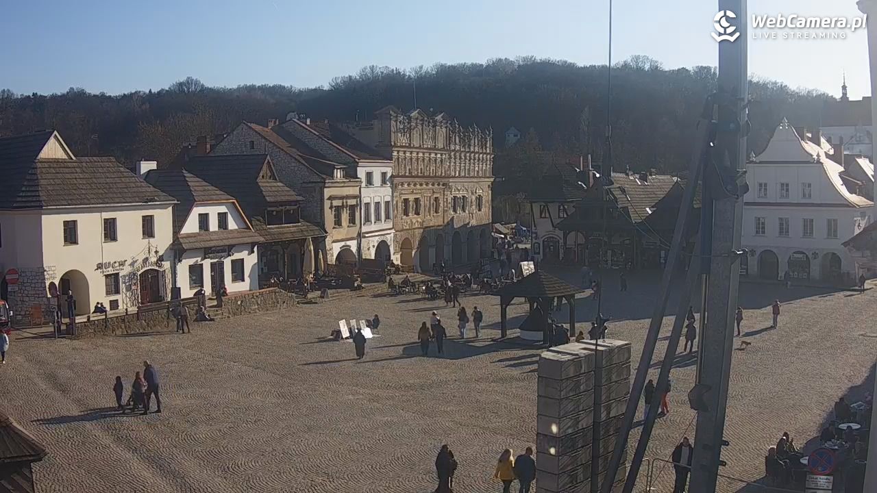 Kazimierz Dolny - widok na Rynek - 21 marzec 2026, 15:33