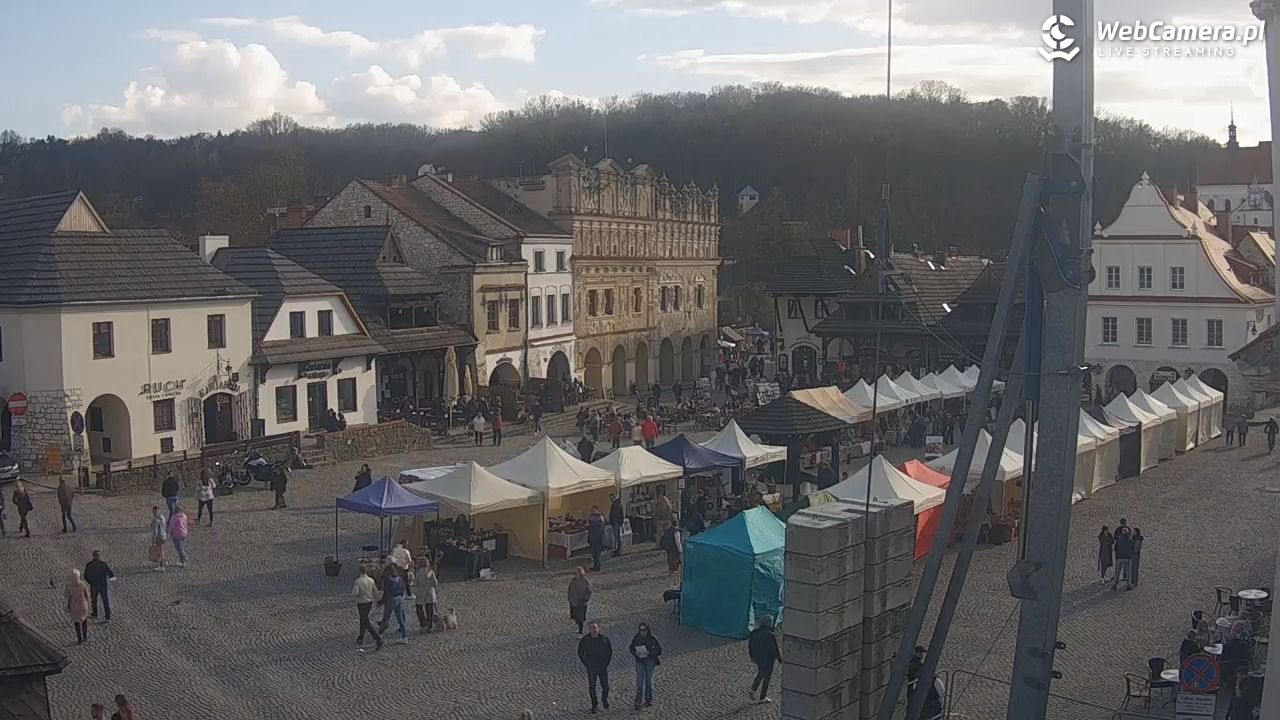 Kazimierz Dolny - widok na Rynek - 22 marzec 2026, 15:29