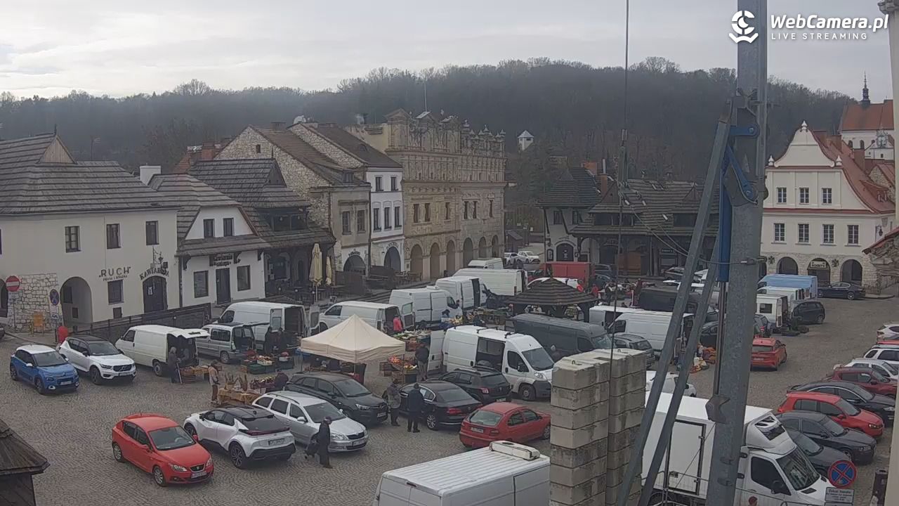 Kazimierz Dolny - widok na Rynek - 20 marzec 2026, 08:40