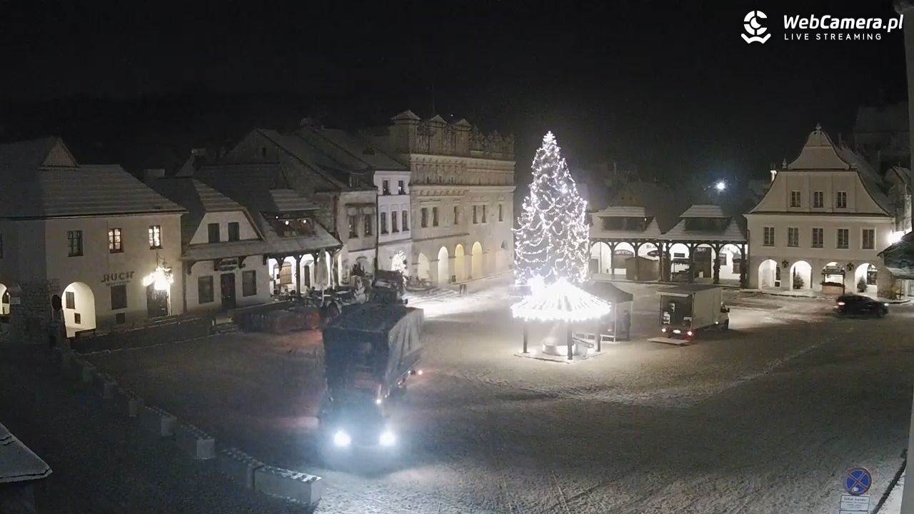 Kazimierz Dolny - widok na Rynek - 01 styczeń 2026, 03:59