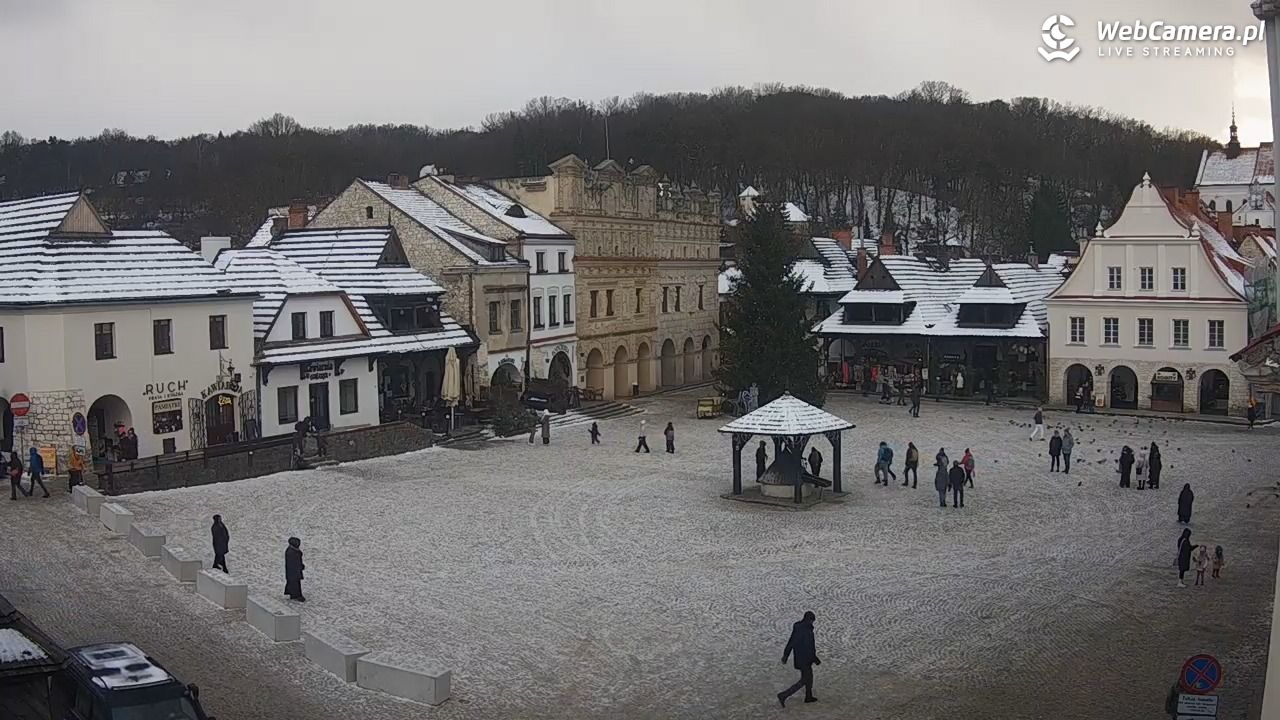 Kazimierz Dolny - widok na Rynek - 04 styczeń 2026, 14:17