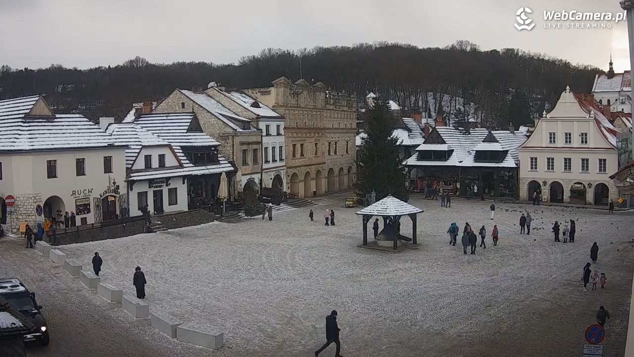 Kazimierz Dolny - widok na Rynek - 04 styczeń 2026, 14:17