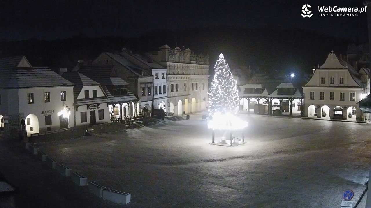 Kazimierz Dolny - widok na Rynek - 04 styczeń 2026, 06:21