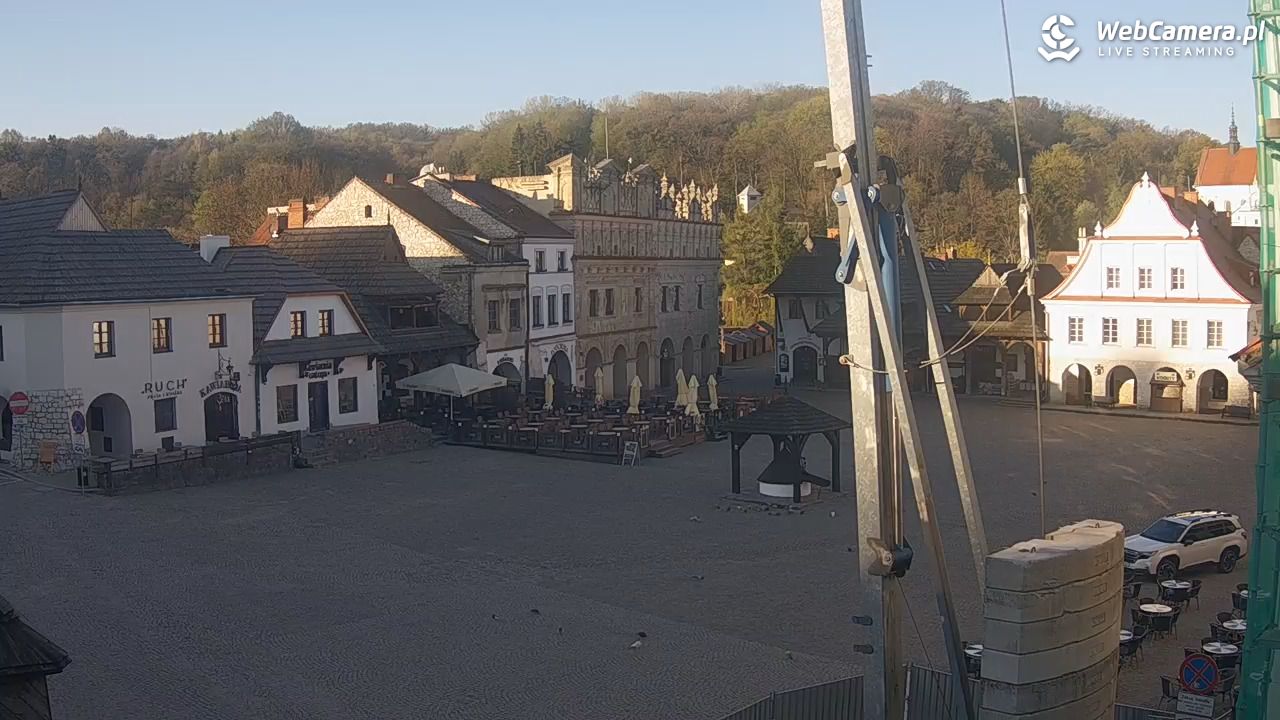 Kazimierz Dolny - widok na Rynek - 22 kwiecień 2026, 07:01