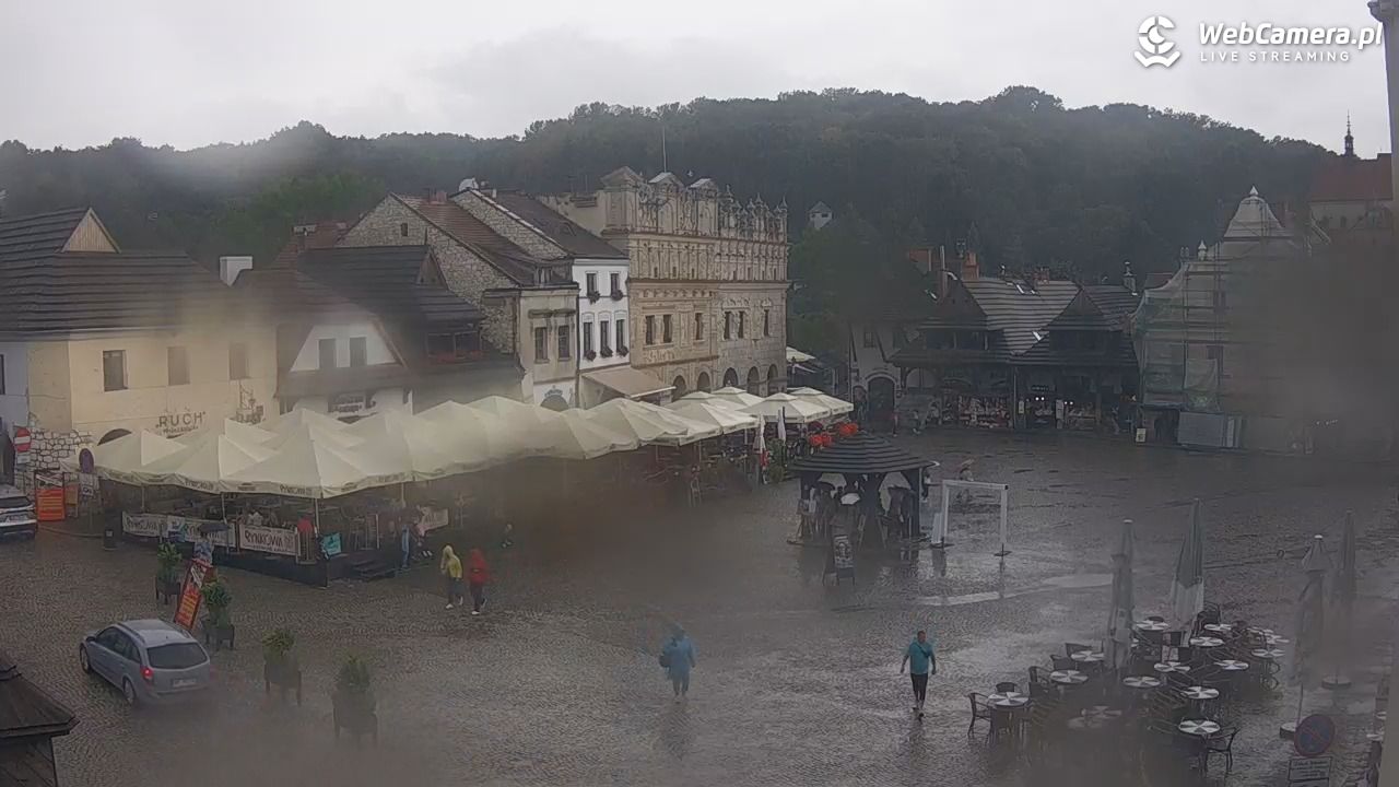 Kazimierz Dolny - widok na Rynek - 14 wresień 2025, 15:12