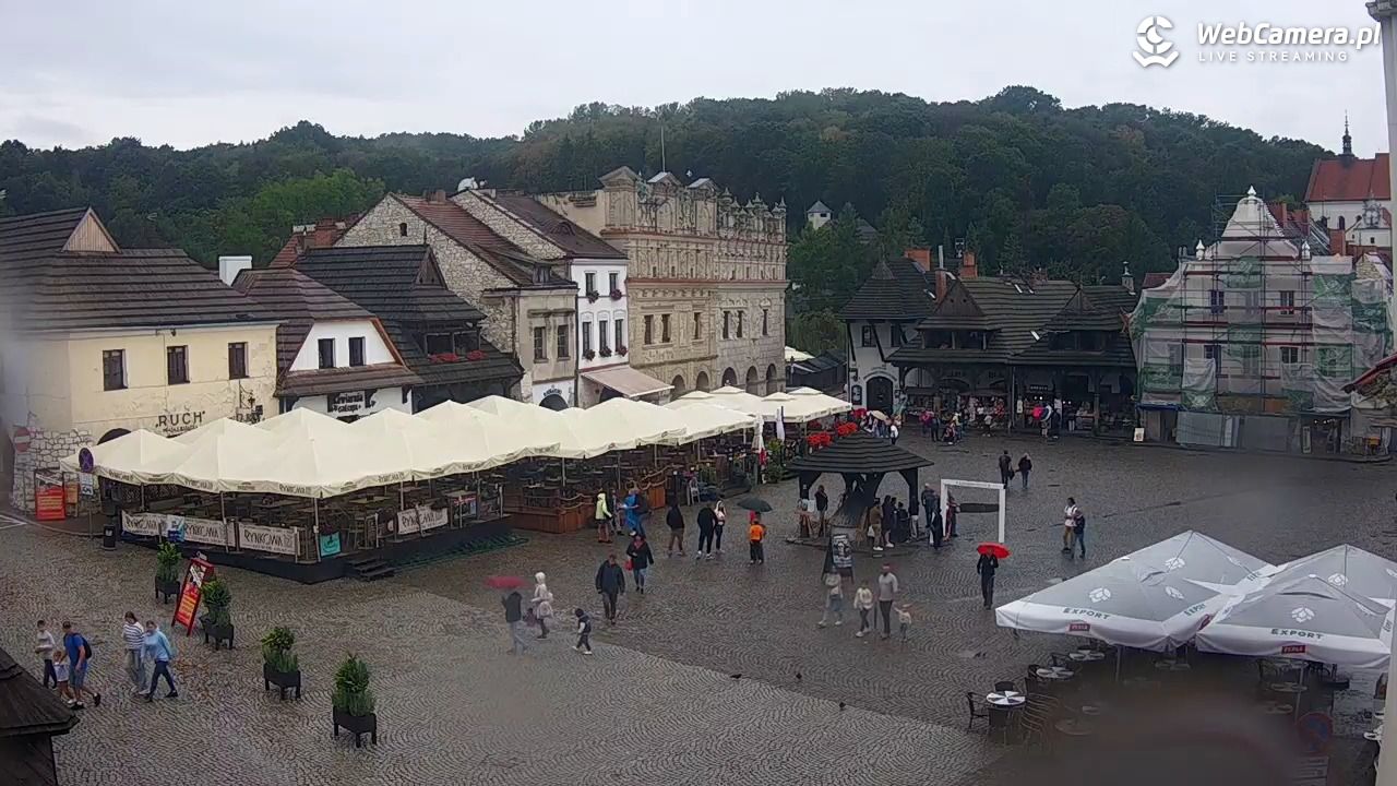 Kazimierz Dolny - widok na Rynek - 14 wresień 2025, 15:55