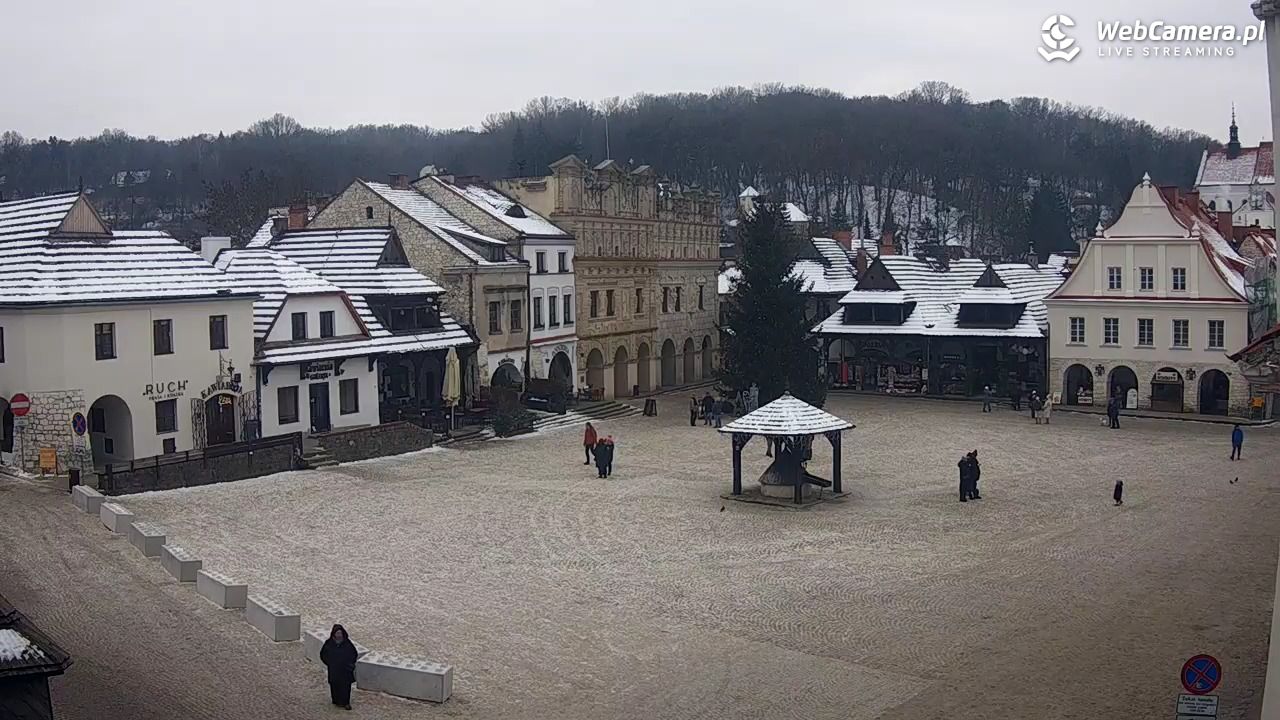 Kazimierz Dolny - widok na Rynek - 06 styczeń 2026, 12:08