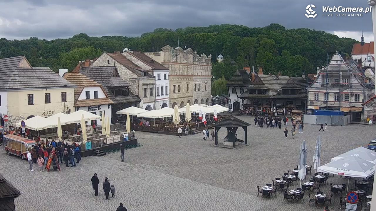 Kazimierz Dolny - widok na Rynek - 17 maj 2025, 12:56