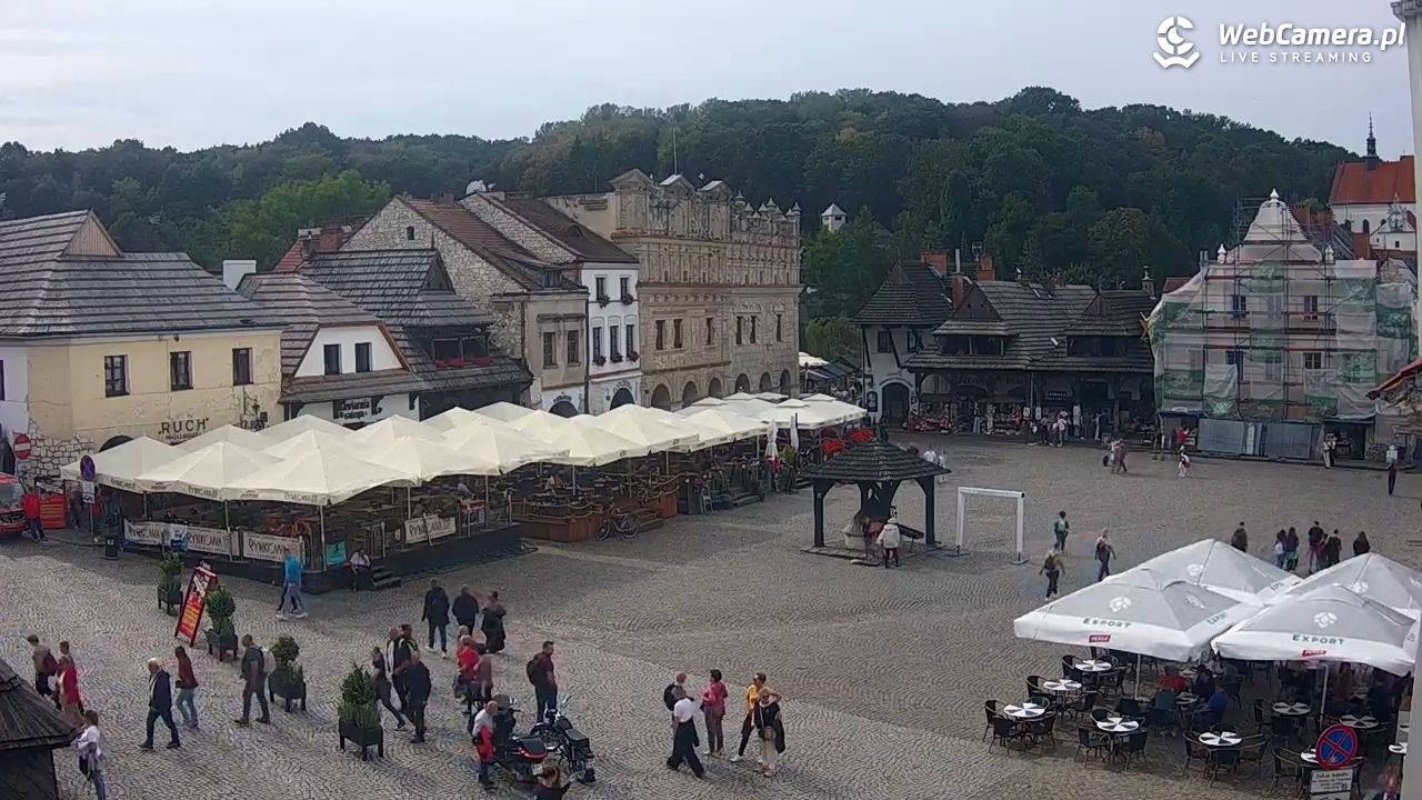 Kazimierz Dolny - widok na Rynek - 14 wresień 2025, 10:55