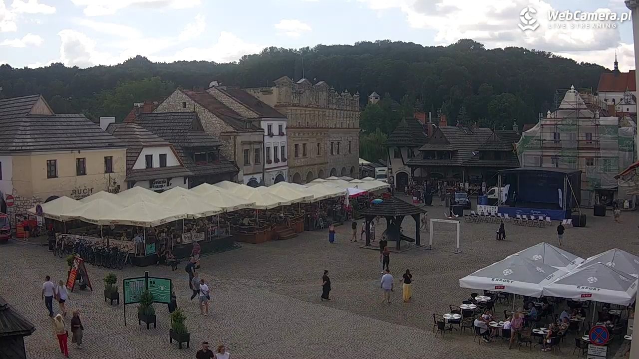 Kazimierz Dolny - widok na Rynek - 30 lipiec 2025, 11:56