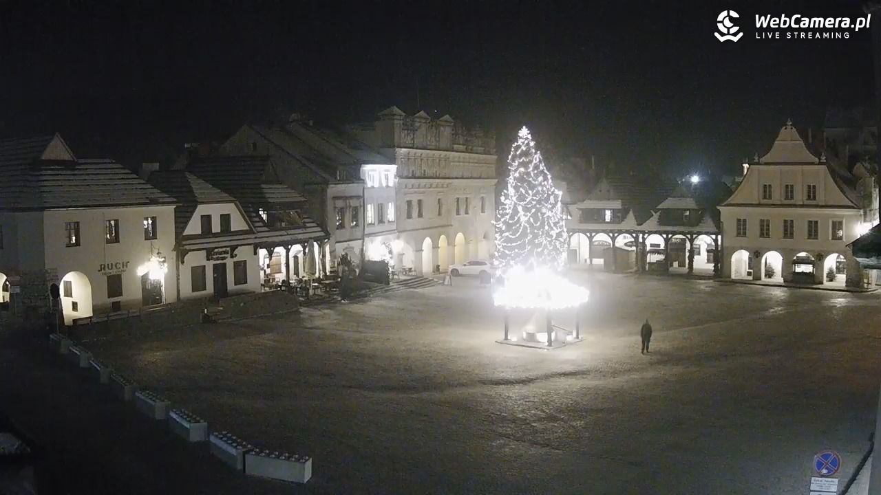 Kazimierz Dolny - widok na Rynek - 06 styczeń 2026, 20:54