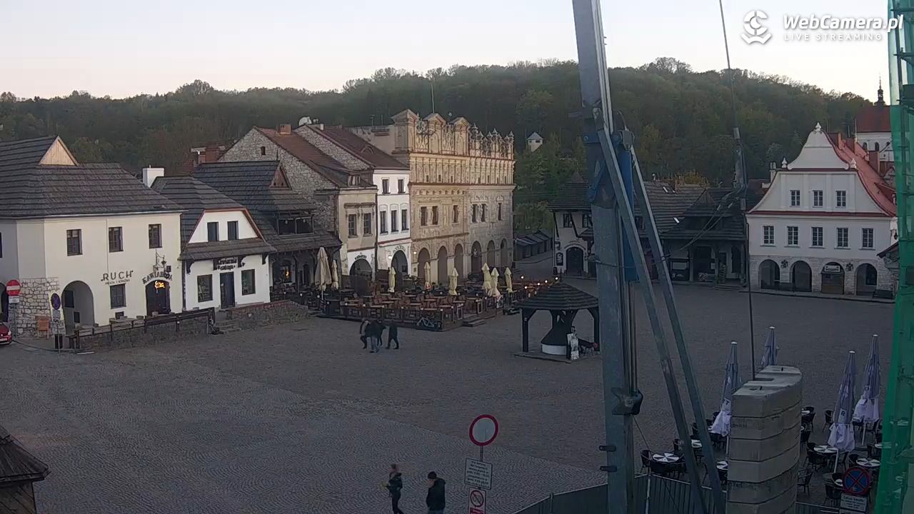 Kazimierz Dolny - widok na Rynek - 26 kwiecień 2026, 19:46
