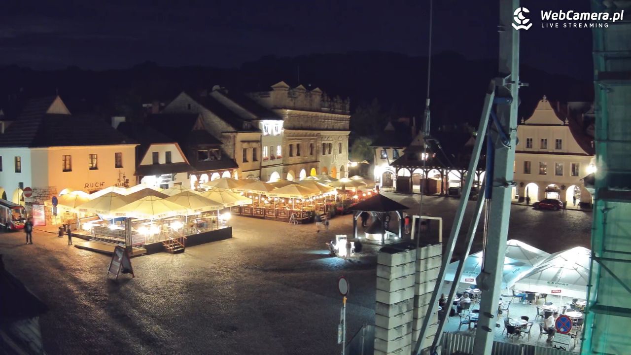 Kazimierz Dolny - widok na Rynek - 25 sierpień 2026, 20:47