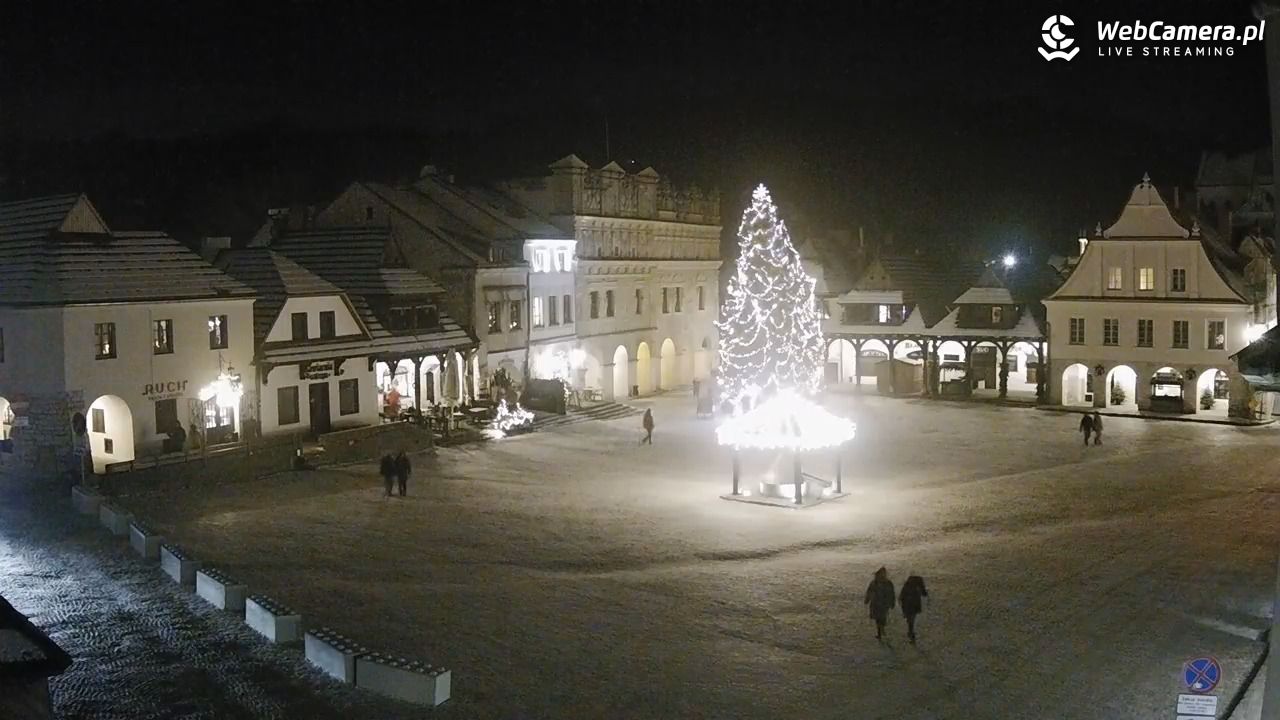 Kazimierz Dolny - widok na Rynek - 04 styczeń 2026, 20:25
