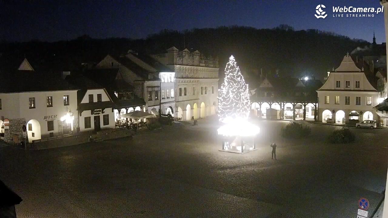 Kazimierz Dolny - widok na Rynek - 15 grudzień 2025, 16:29