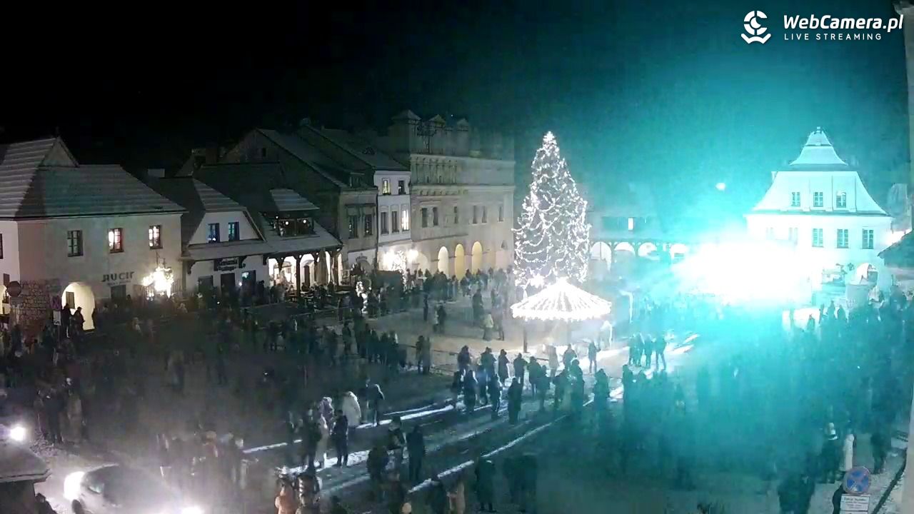 Kazimierz Dolny - widok na Rynek - 01 styczeń 2026, 00:20