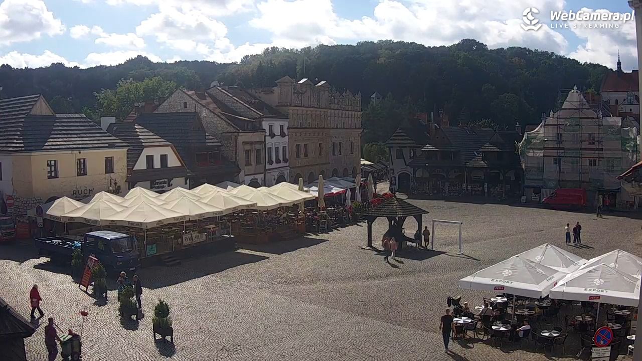 Kazimierz Dolny - widok na Rynek - 15 wresień 2025, 12:21