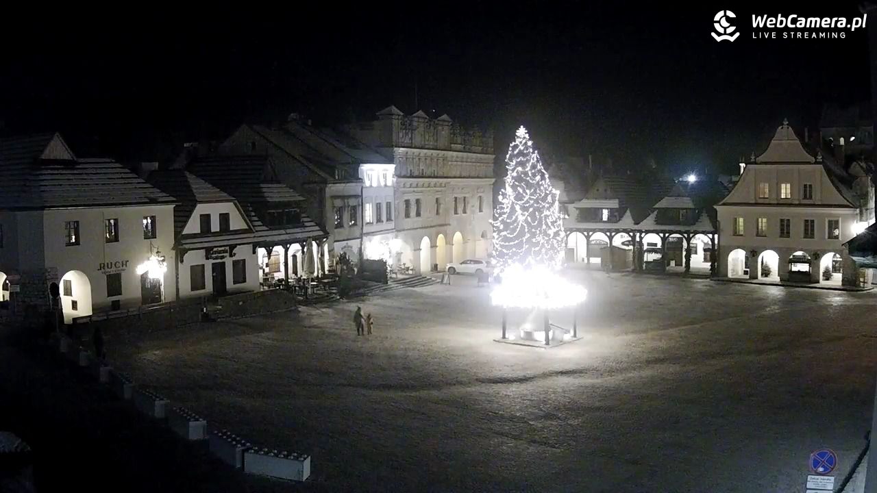 Kazimierz Dolny - widok na Rynek - 05 styczeń 2026, 20:16